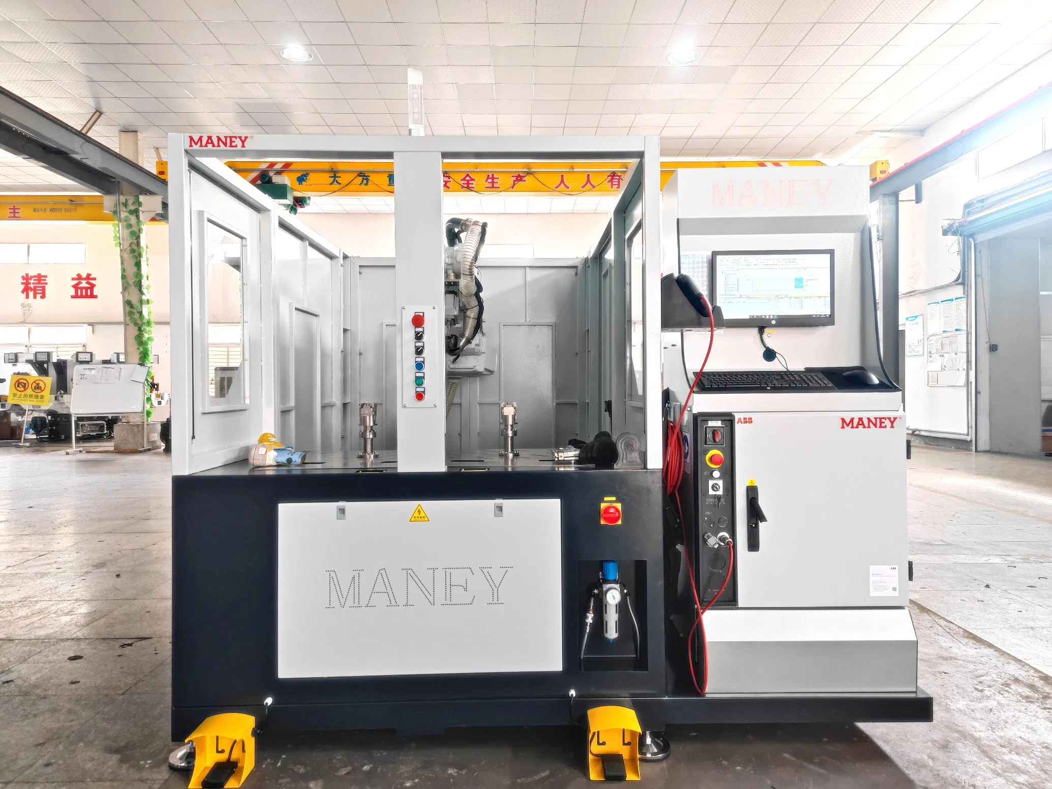 Robot equipment for automated sole grinding